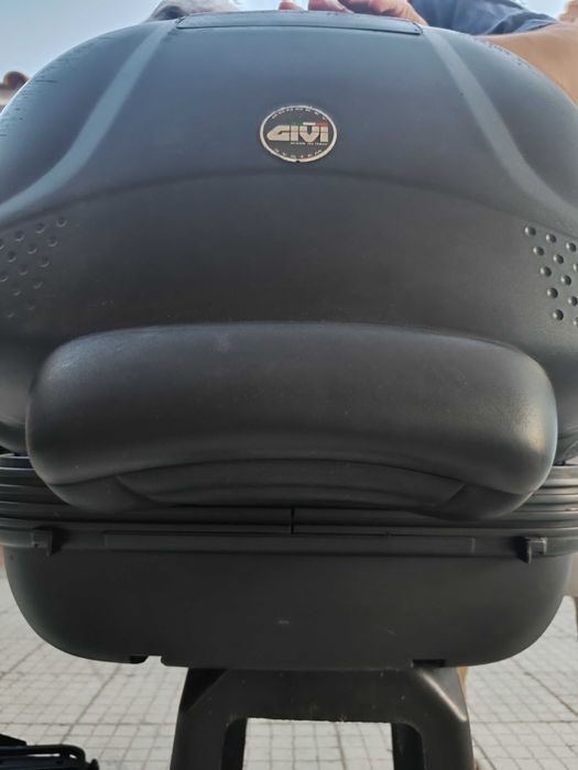 Mala Givi para mota + suporte Givi