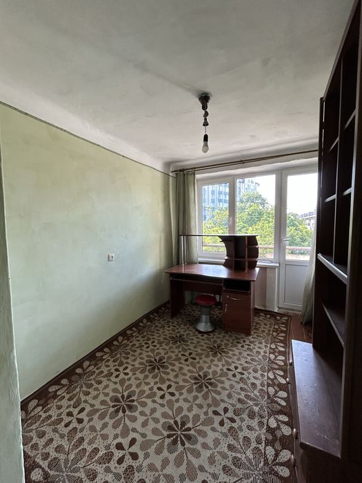 Продаю 3 кімнатну квартиру в центрі міста