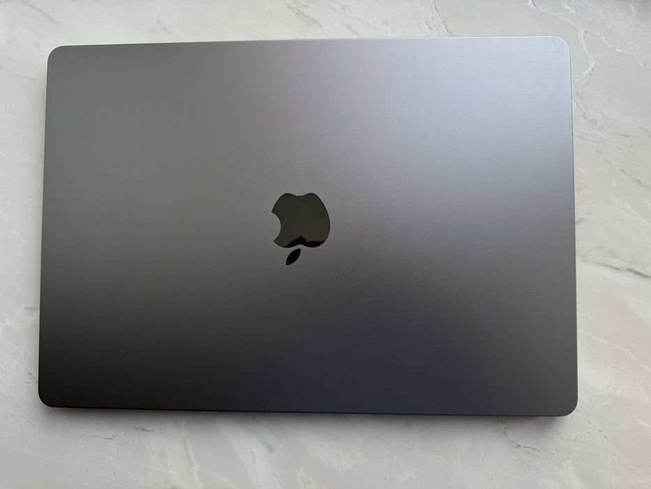 Macbook Air 15 M3 2024 8Gb/512Gb space gray | 21 цикл