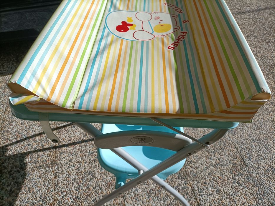 Banheira com suporte e muda de fralda pré natal