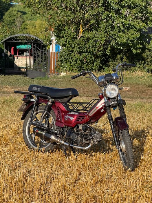 Продам мотоцикл Delta 110 см³ у непоганому стані.Технічно мотоцикл справний. З нюансів — пошкоджена проводка та відсутні водійські підніжки.