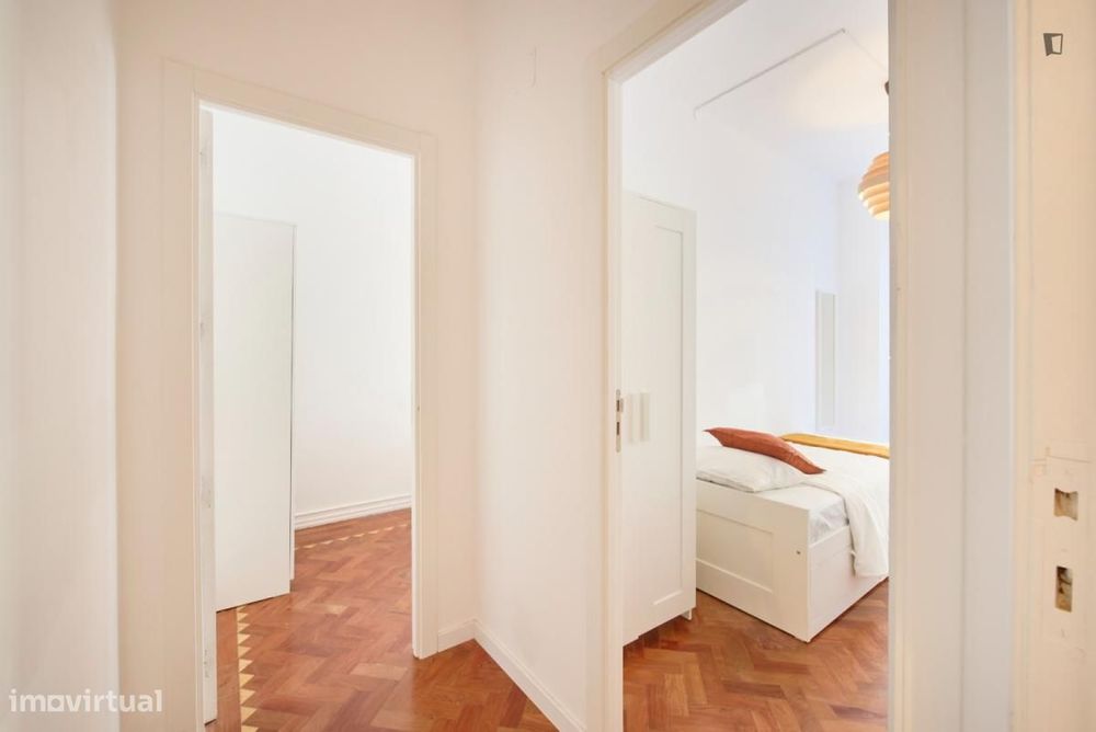 Quarto - localizado em Entrecampos Lisbon