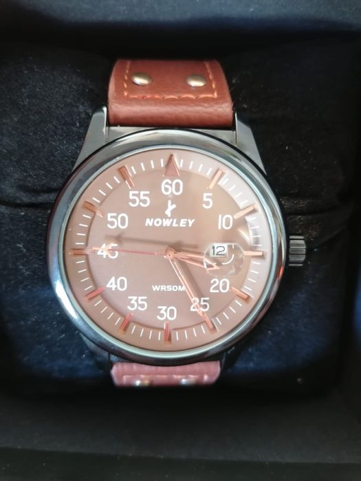 Relógio Masculino Novo em couro castanho