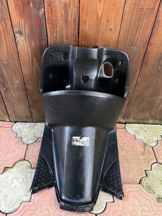Підгазетник/Пластик Honda dio af56/57 4t [D0011]