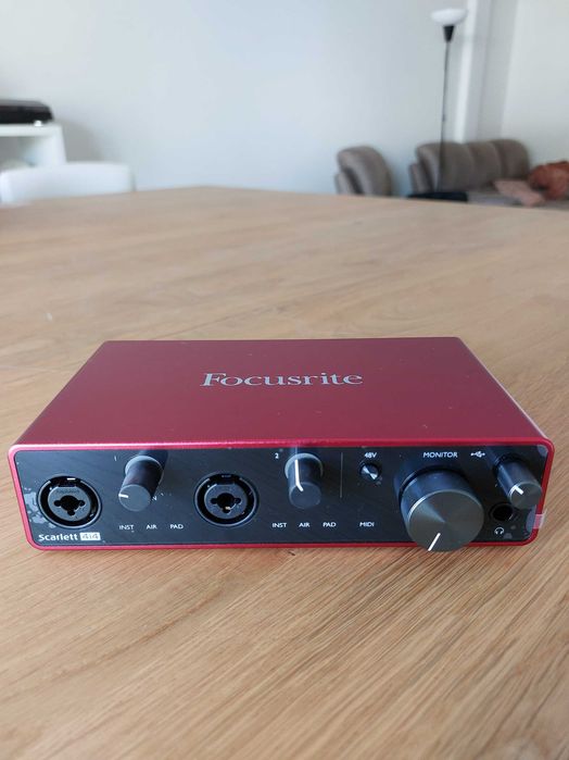 Interface áudio Focusrite Scarlett 4i4