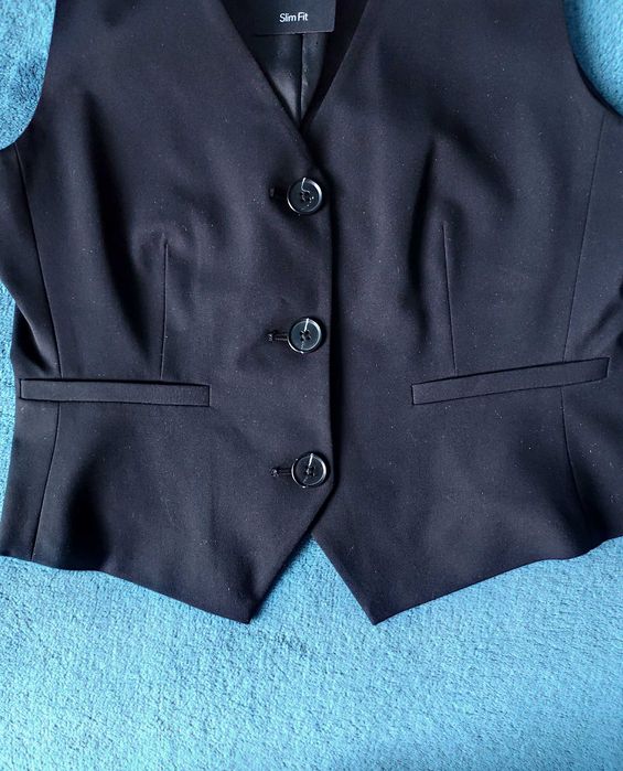 Garniturowa taliowana kamizelka C&A