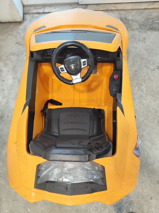 Carro elétrico criança