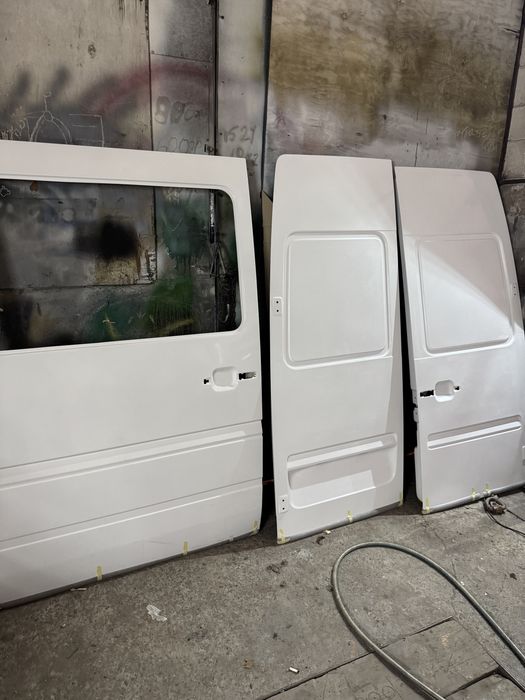 Двери задние Volkswagen LT (стекловолокно)