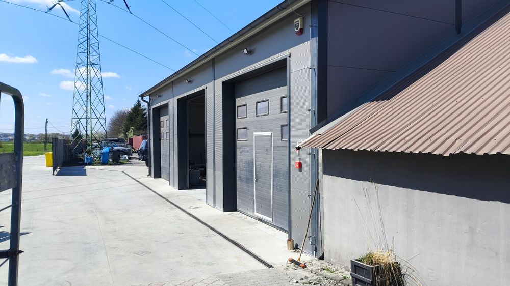 Serwis samochodowy, hala magazynowa, biuro, mieszkanie