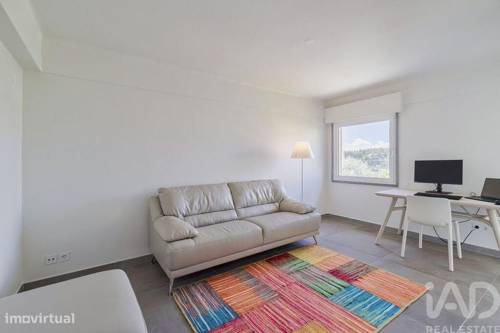 Apartamento T2 em Carnide