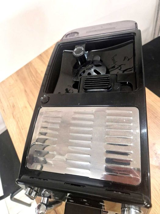 Кофемашина автоматическая Delonghi Autentica ETAM 29.510.B