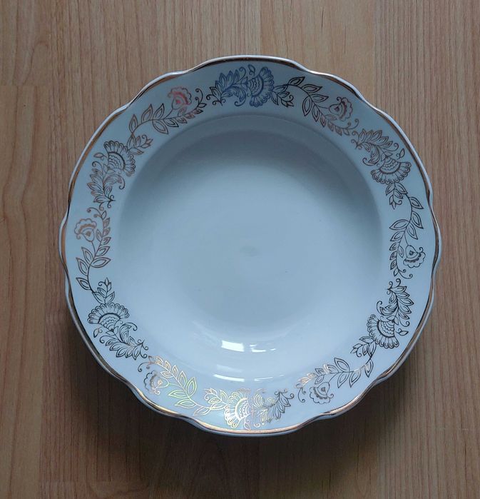 Тарелки керамична з позолотой глубока. Коростень. 19.см. 8 шт.