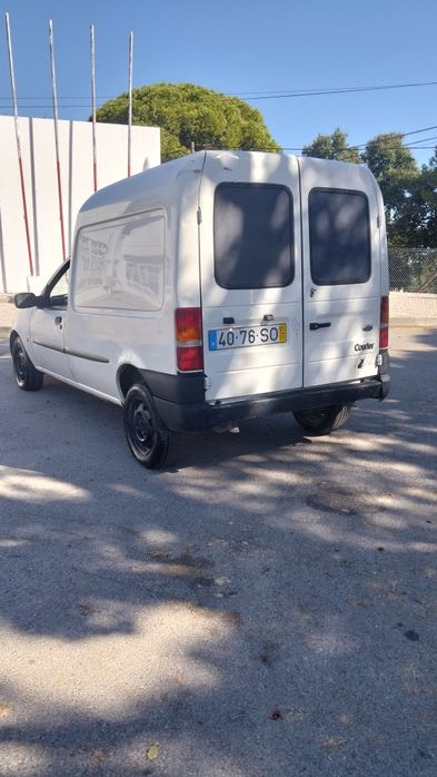 Ford Courier 2001/11