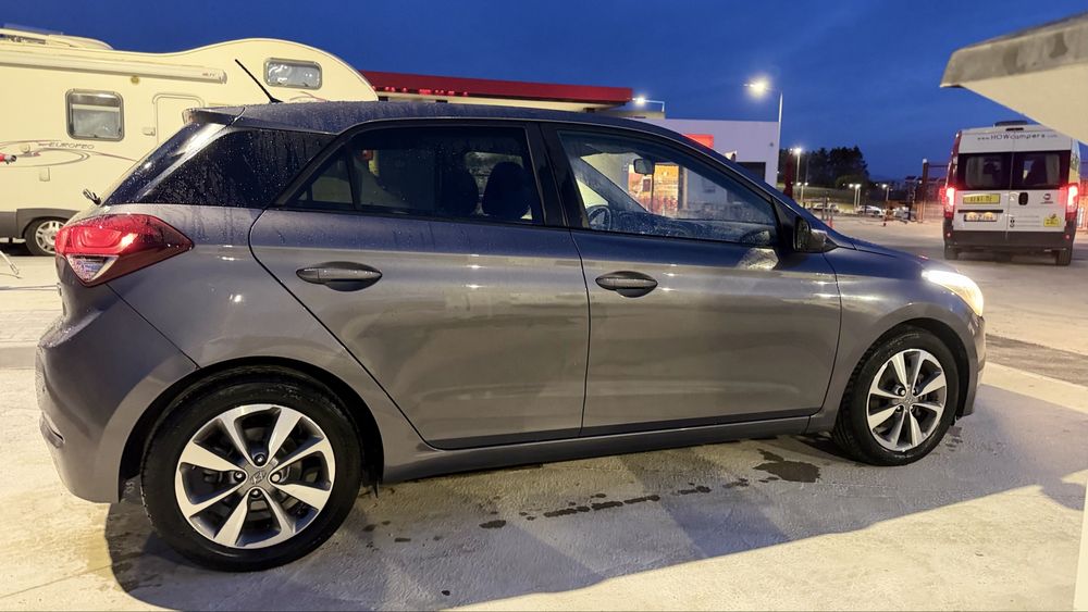 Hyundai i20 1.2 CRDi Nacional em optimo estado