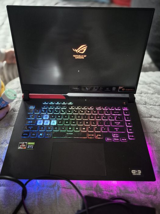 Laptop asus rog strix G513