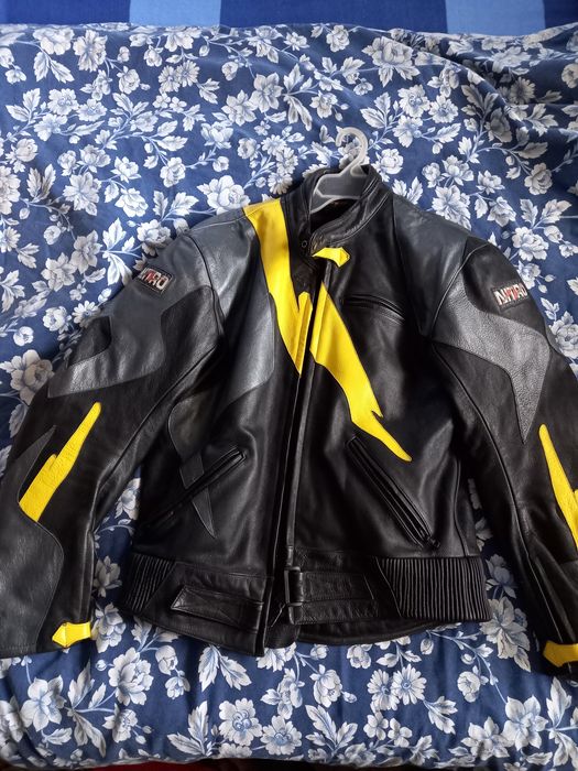 Куртка шкіряна байкерська з захисними супинаторами від падіння .