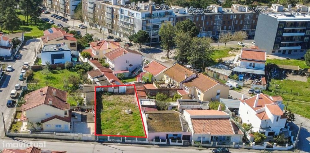 Terreno de  448m2 c/ projeto aprovado - Santo António da Charneca