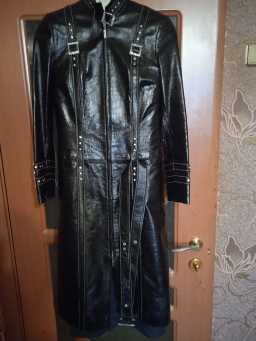 Женский кожаный плащ