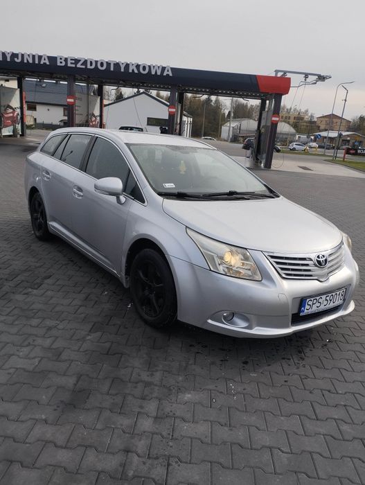 Toyota Avensis combi  2.0 diesel polski salon .