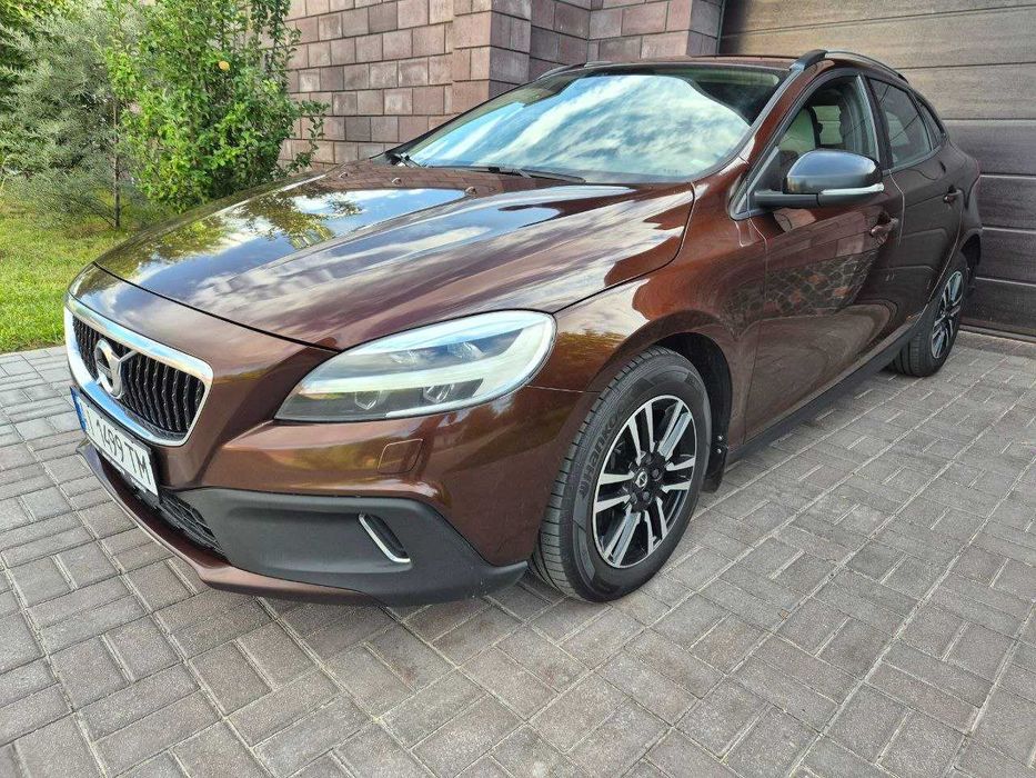 Автомобіль Volvo V40 Cross Country 2018