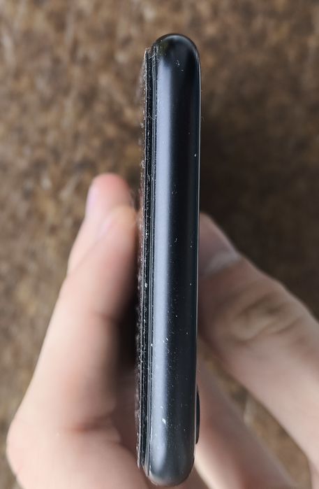 Iphone Se 2020 (2-е покоління) 64 Гб в хорошому стані