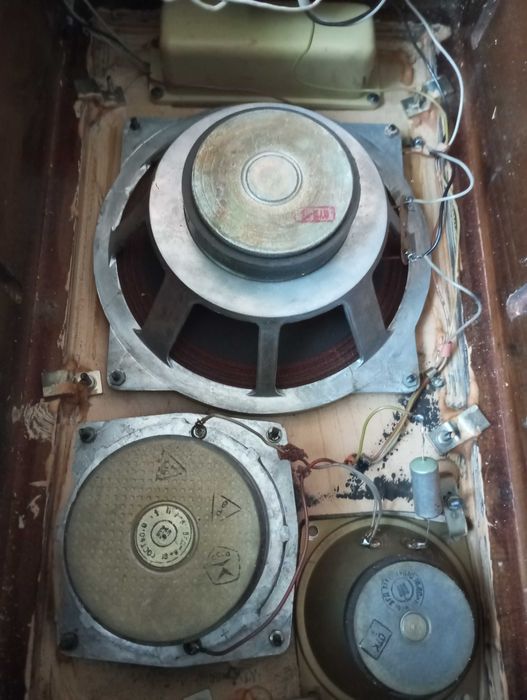 Колонка Вега 25АС-2, с самодельным встроеным усилителем.