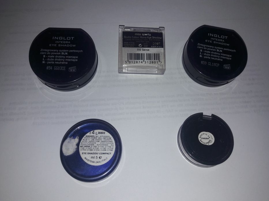 Zestaw pięciu cieni do powiek inglot miss sporty różne odcienie