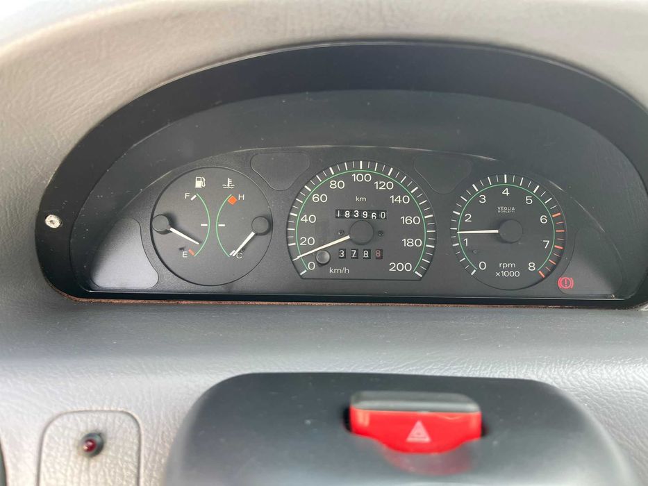 Fiat Punto 6 speed 1108 cc 54 cv gasolina 184000 km em ótimo estado