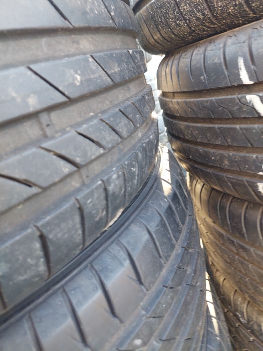Продаються шини  235/45 R 17 . 97 Y.