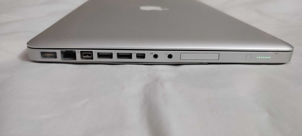 Apple MacBook Pro A1286 Гарний стан