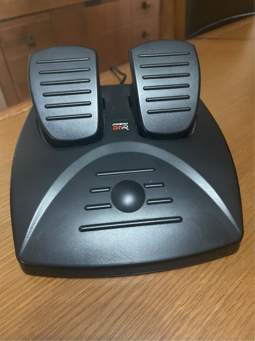 Volante com pedais ( compativel com Ps4, Ps3, xbox, switch e PC )