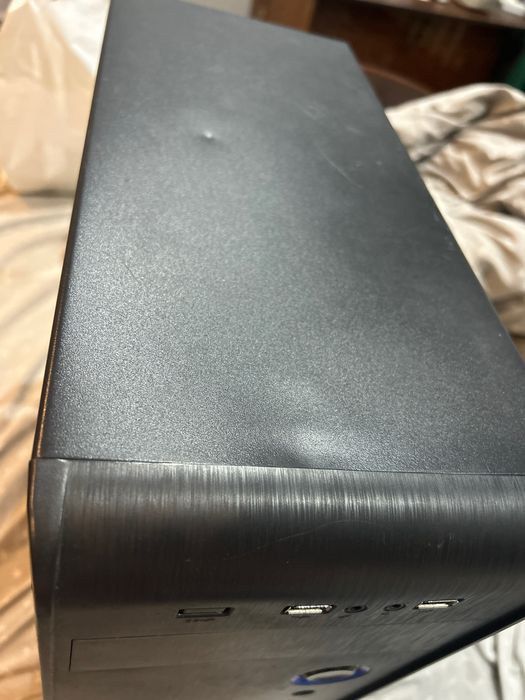 корпус Vinga  (крышки есть)