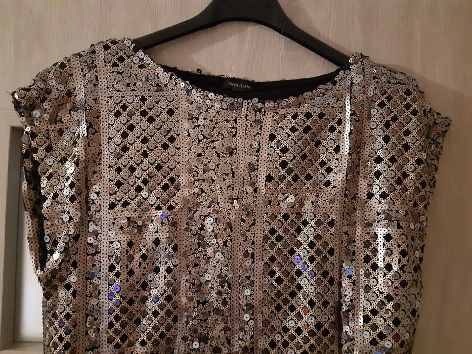 cekinowa złota sukienka sylwestrowa