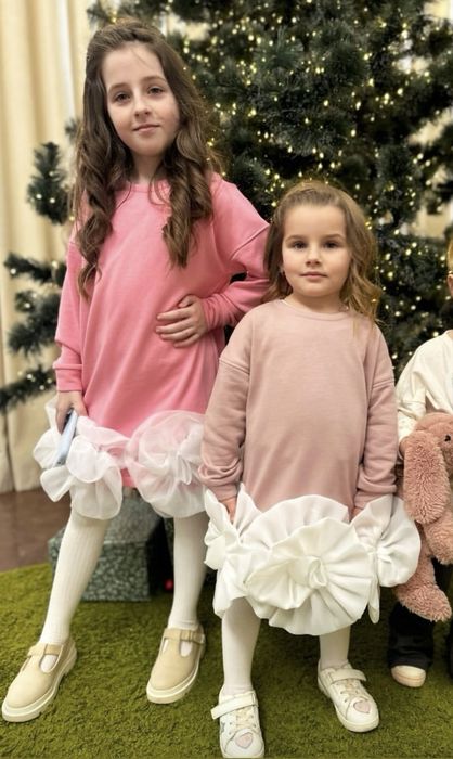 Плаття з трояндами