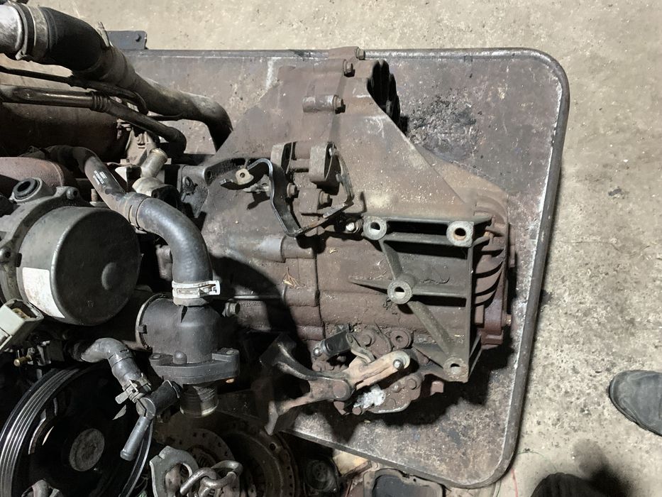 Двигун ford mondeo 3 2.0 tdci по частинам гбц блок