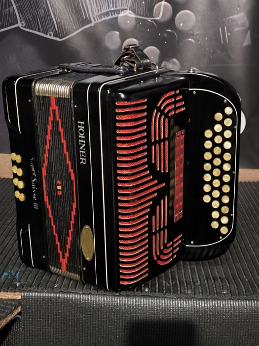 Vendo concertina hohner toda restaurada em lá Sustenido