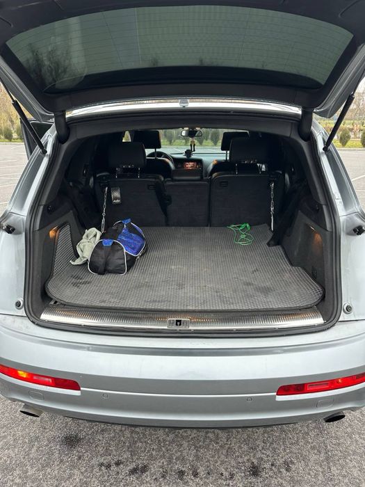 Продам  ауді  Q7