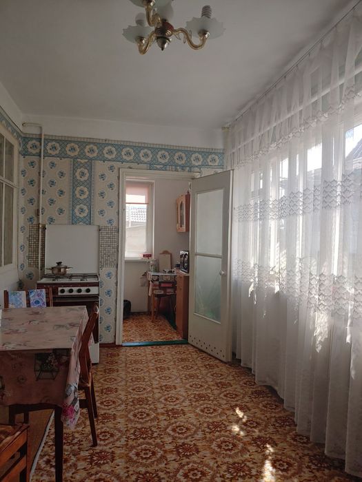 продажу компактний будинок у центрі,