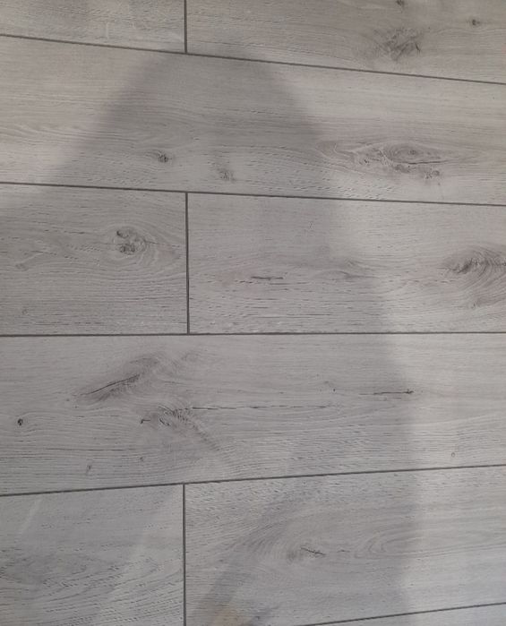 Panele laminowane szare struktura drewna  około 75m2