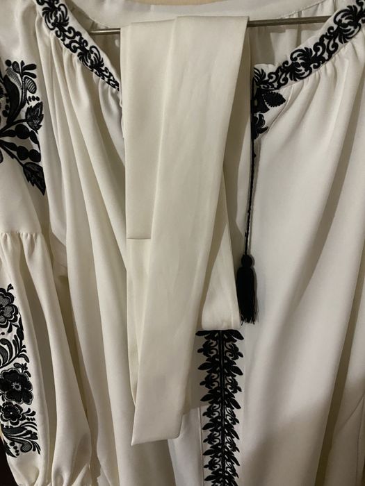 Вишита сукня великого розміру