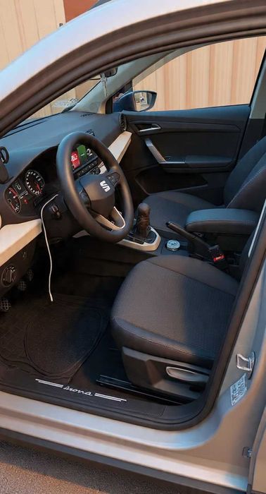 Automóvel Seat Arona em muito bom estado de 2022