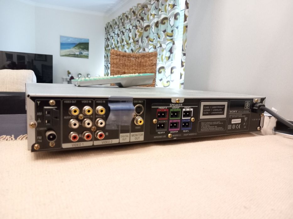 Leitor de CD's Sony HCD-S500 juntamente com Sistema de Som Sony