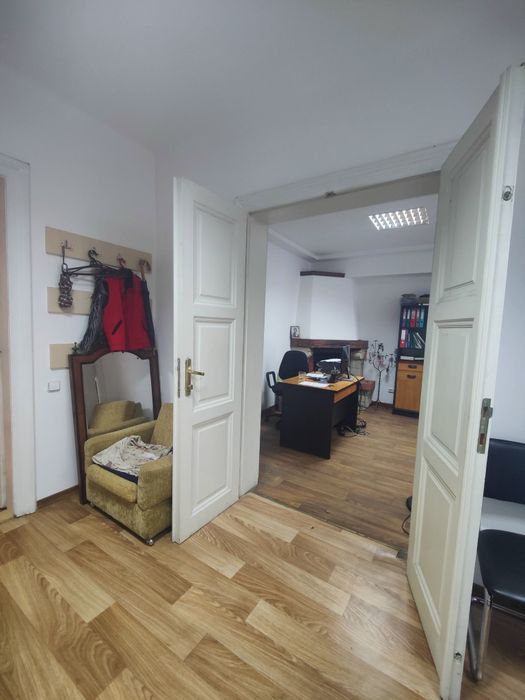 Оренда Офіс Антоновича ( Коновальця) 100 м.кв, 4 Зали,ц 500 у.о
