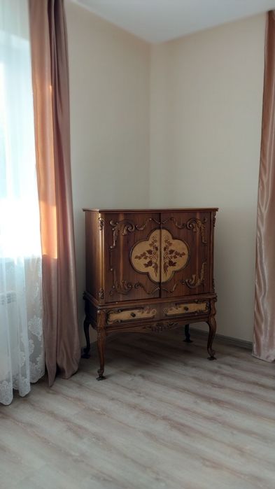 Обмін на квартиру, добротний будинок з бомбосховищем, підвал