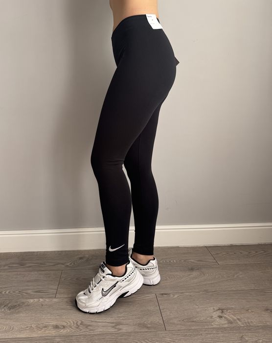 Спортивні лосини Nike