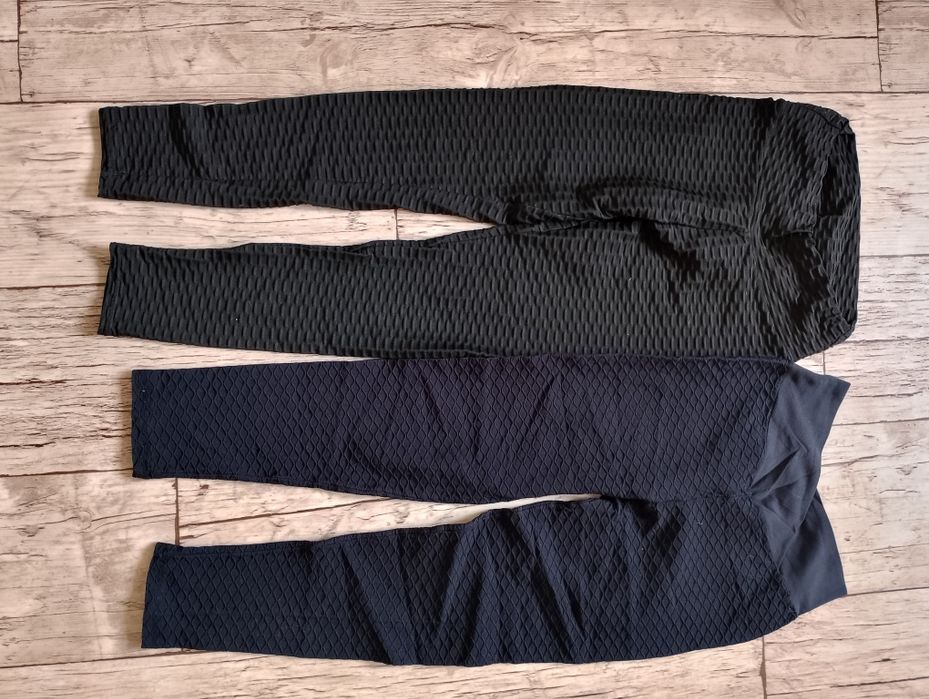 Komplet czarnych legginsów pusch up r.S/M