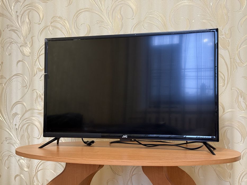 телевізор JVC в гарному стані