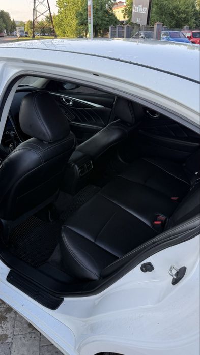 Продам Infiniti Q50