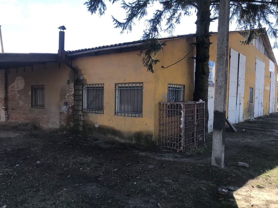 Продам промислове примiщення 450 м кв в Глуховi вул.Iндустрiальна 11