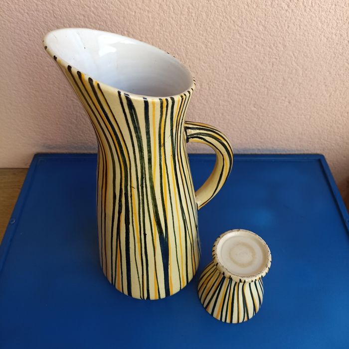 Conjunto cerâmica modernista portuguesa: jarro grande e copo Anos 1950